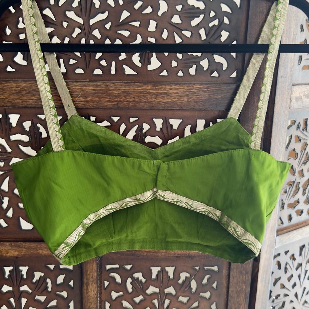 Designers Originals Vibrant Green Saree pure silk brocade detailed Blouse - Picture 2 of 6